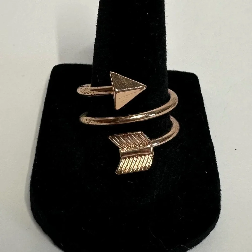 Arrow Wrap Ring Size 8.5‎ Rose Gold/Copper Color Spiral-Has Wear